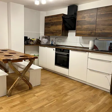 شقة 3-zimmer-wohnung Mit Terrasse In Zentraler Lage *