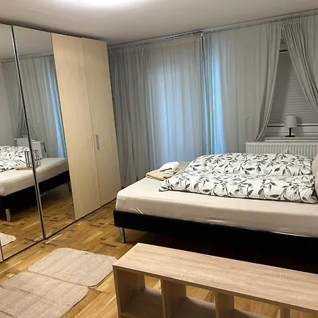 3-zimmer-wohnung Mit Terrasse In Zentraler Lage شقة