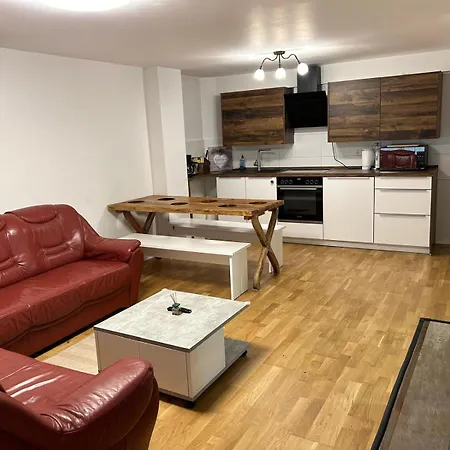 3-zimmer-wohnung Mit Terrasse In Zentraler Lage