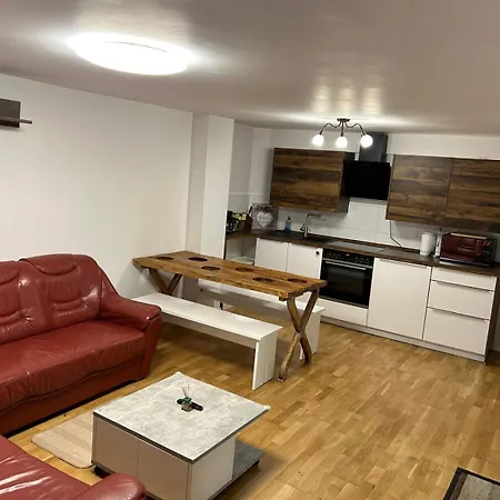 Lägenhet 3-zimmer-wohnung Mit Terrasse In Zentraler Lage *