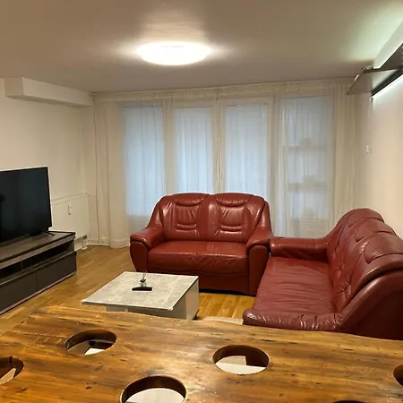 شقة 3-zimmer-wohnung Mit Terrasse In Zentraler Lage