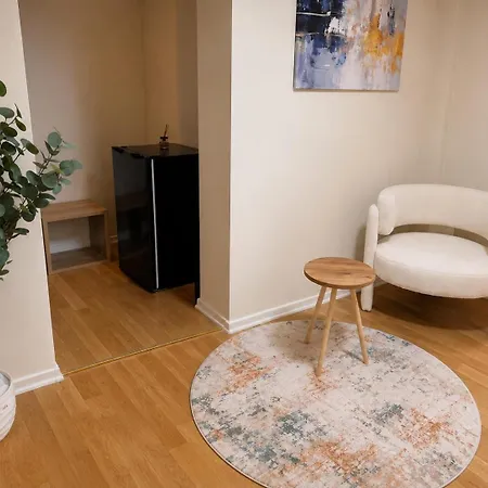 3-zimmer-wohnung Mit Terrasse In Zentraler Lage Apartment