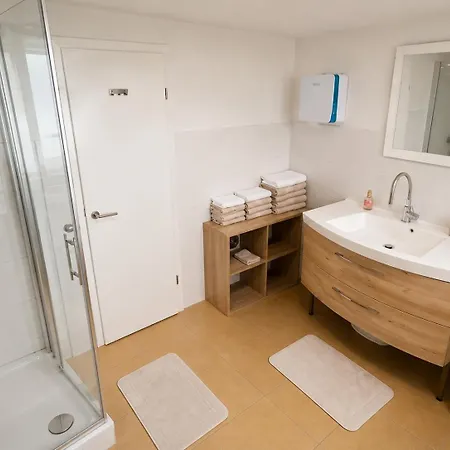 3-zimmer-wohnung Mit Terrasse In Zentraler Lage Apartment Stuttgart