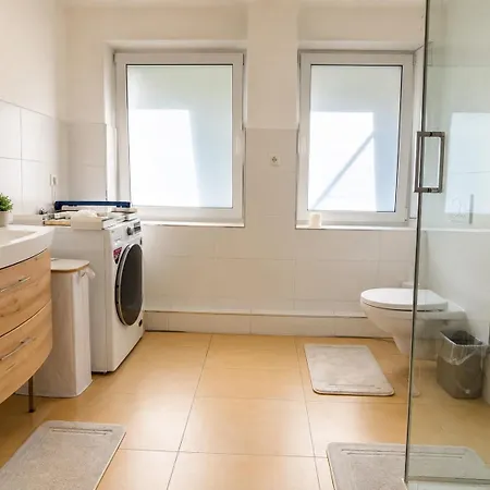 3-zimmer-wohnung Mit Terrasse In Zentraler Lage *
