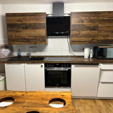 3-zimmer-wohnung Mit Terrasse In Zentraler Lage * Štutgart