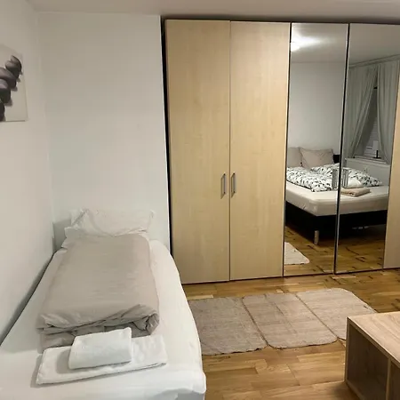 Apartmán 3-zimmer-wohnung Mit Terrasse In Zentraler Lage Štutgart