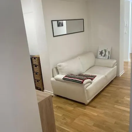 3-zimmer-wohnung Mit Terrasse In Zentraler Lage *