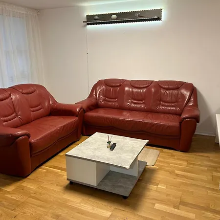 Apartmán 3-zimmer-wohnung Mit Terrasse In Zentraler Lage