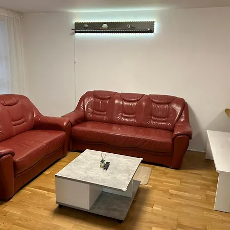 3-zimmer-wohnung Mit Terrasse In Zentraler Lage Apartmán