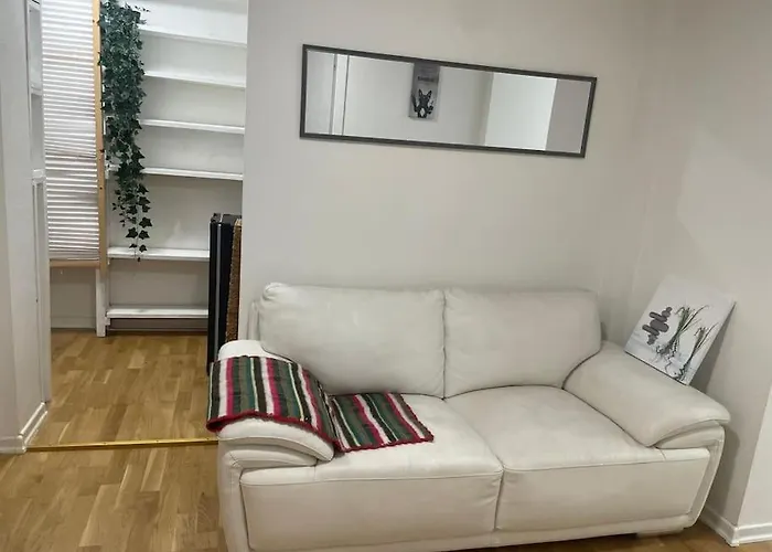 Apartman 3-zimmer-wohnung Mit Terrasse In Zentraler Lage Stuttgart