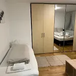 Apartment 3-zimmer-wohnung Mit Terrasse In Zentraler Lage Stuttgart